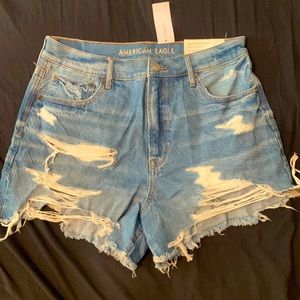 American Eagle Highwaisted shorts